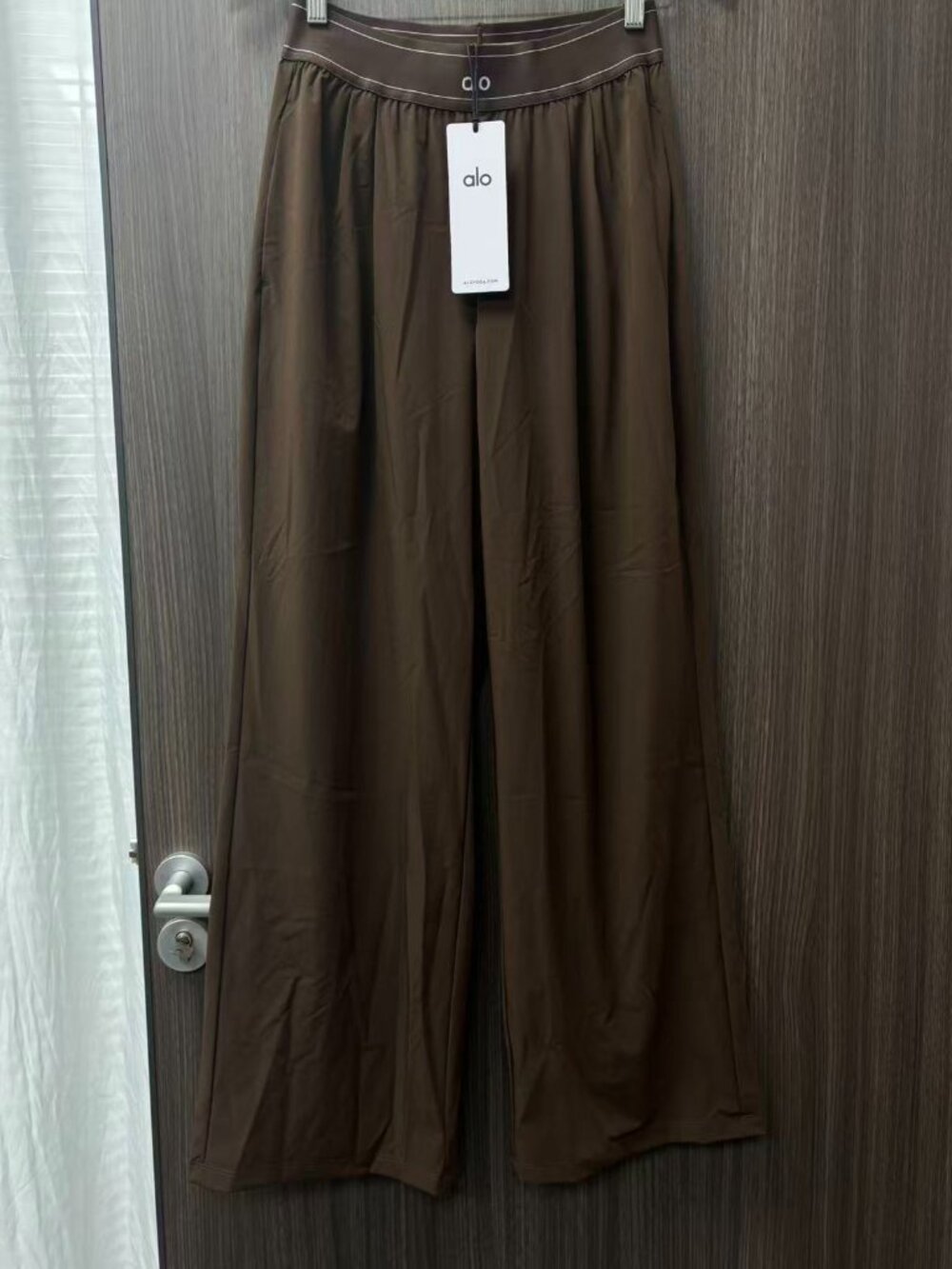 ALO Yoga Women's Coffee Brown Suit Pants ๐ Regular Size - Picture 4 of 8